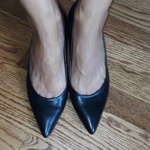 Donald J Pliner ROME kitten heel pump